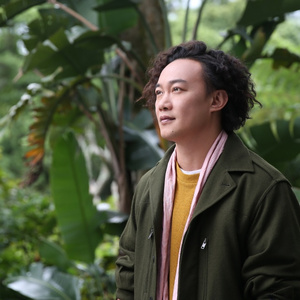 张筱雨全身光一丝不
